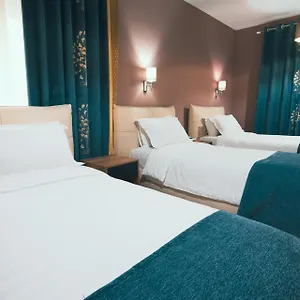 Hotel Eder, Tirana